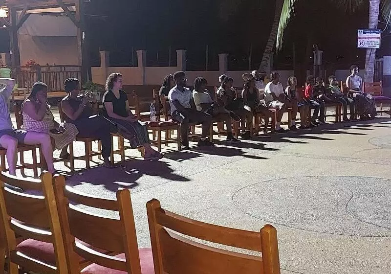 Hotelli Charlestina Beach Resort