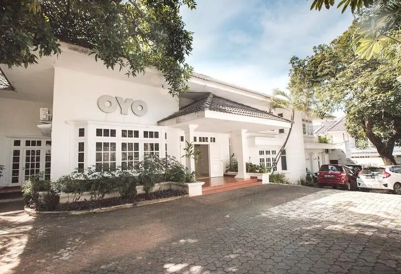 ホテル Capital O 332 Residence G17 Kemang