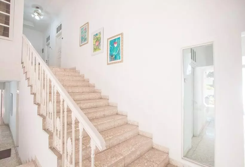 ホテル Capital O 332 Residence G17 Kemang
