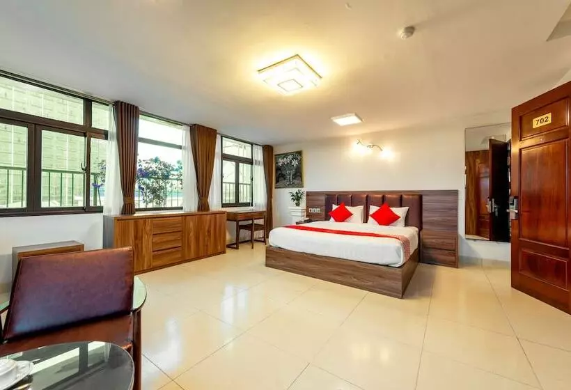 Westlake Tay Ho Hotel 696 Lạc Long Quân