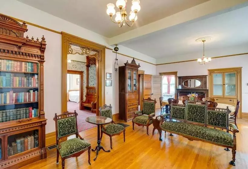 Aamiaismajoitus (B&B) Lodi Hill House