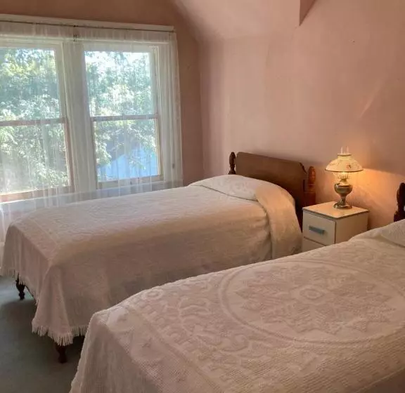 Aamiaismajoitus (B&B) Lodi Hill House