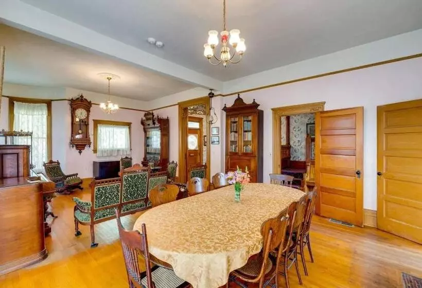 Aamiaismajoitus (B&B) Lodi Hill House