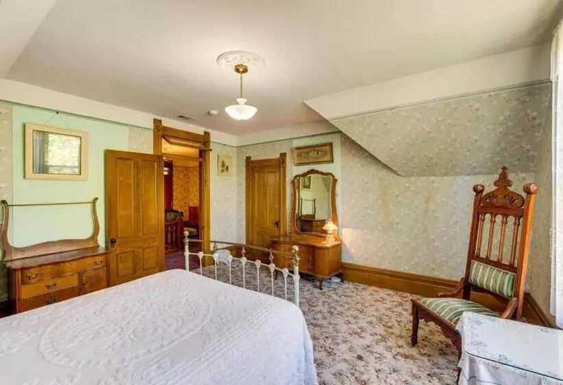 Aamiaismajoitus (B&B) Lodi Hill House