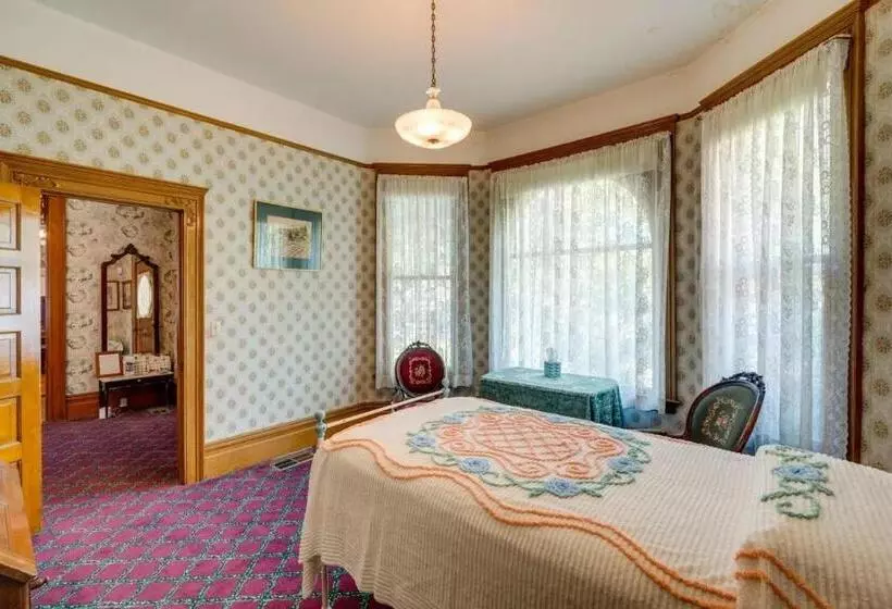 Aamiaismajoitus (B&B) Lodi Hill House