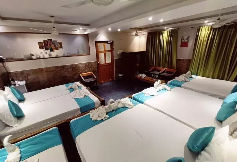 هتل Le Holiday Inn