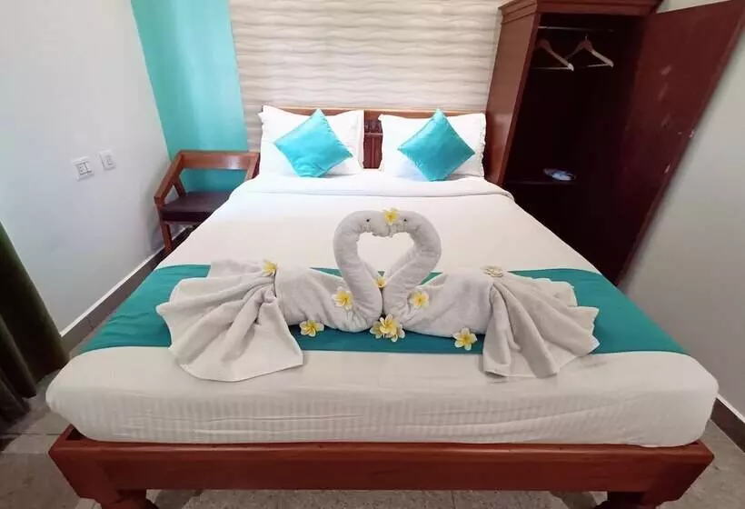 هتل Le Holiday Inn