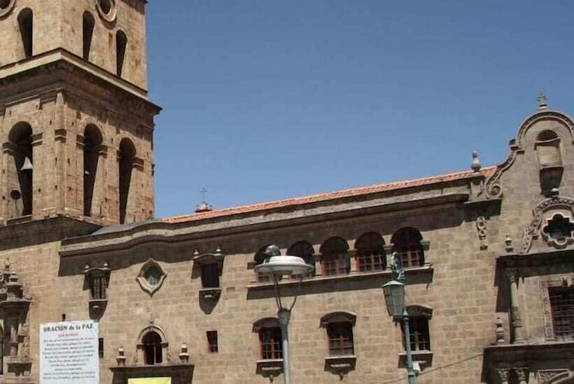 تختخواب و صبحانه Wooden Wasi Hostel