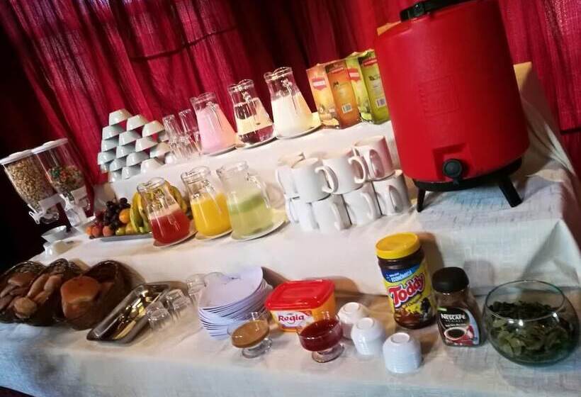 تختخواب و صبحانه Wooden Wasi Hostel