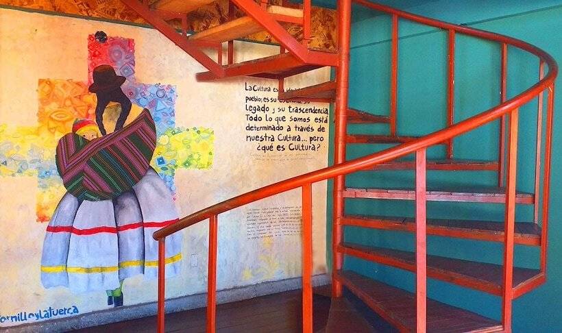 تختخواب و صبحانه Wooden Wasi Hostel