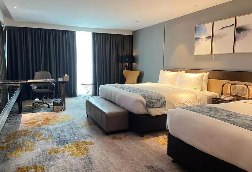 Hotel Ames