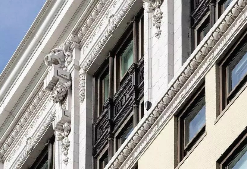 Glass Light Hotel & Gallery, Autograph Collection