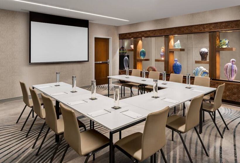 Glass Light Hotel & Gallery, Autograph Collection