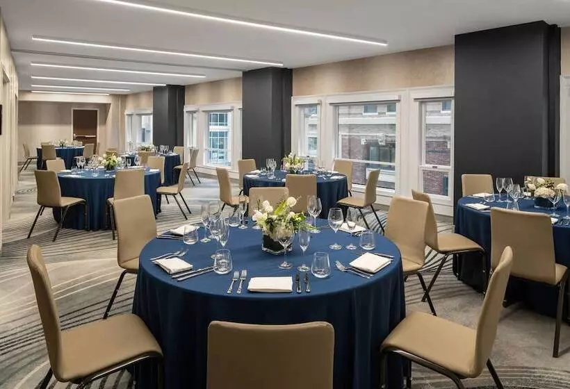 Glass Light Hotel & Gallery, Autograph Collection