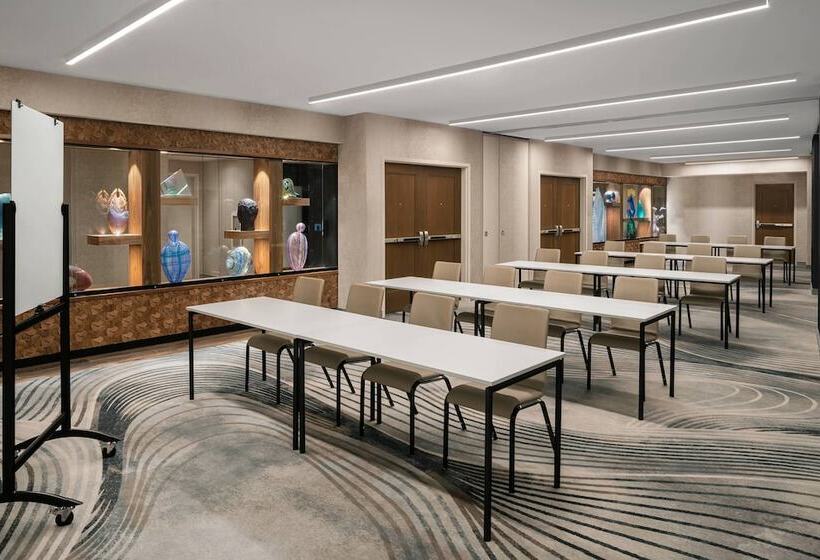 Glass Light Hotel & Gallery, Autograph Collection