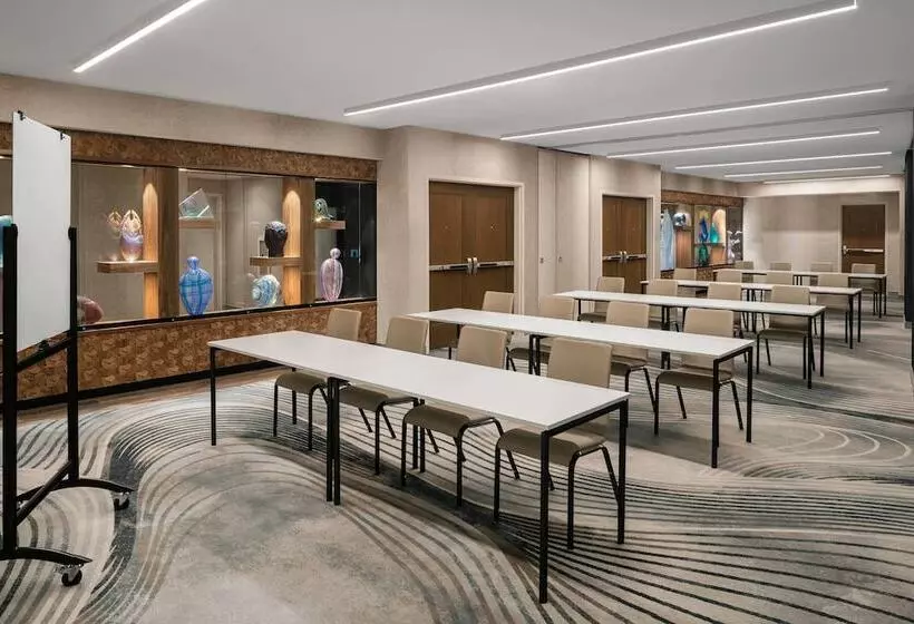 Glass Light Hotel & Gallery, Autograph Collection