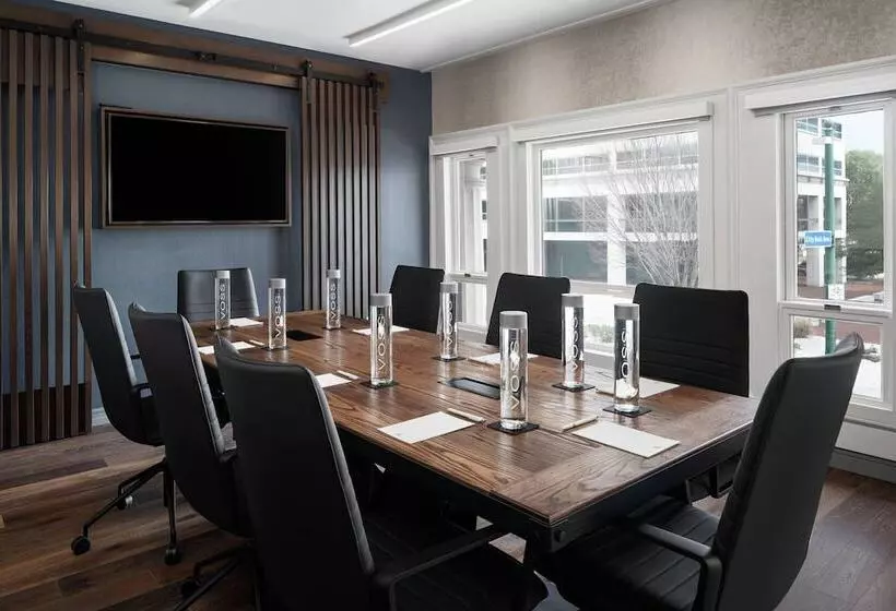 Glass Light Hotel & Gallery, Autograph Collection