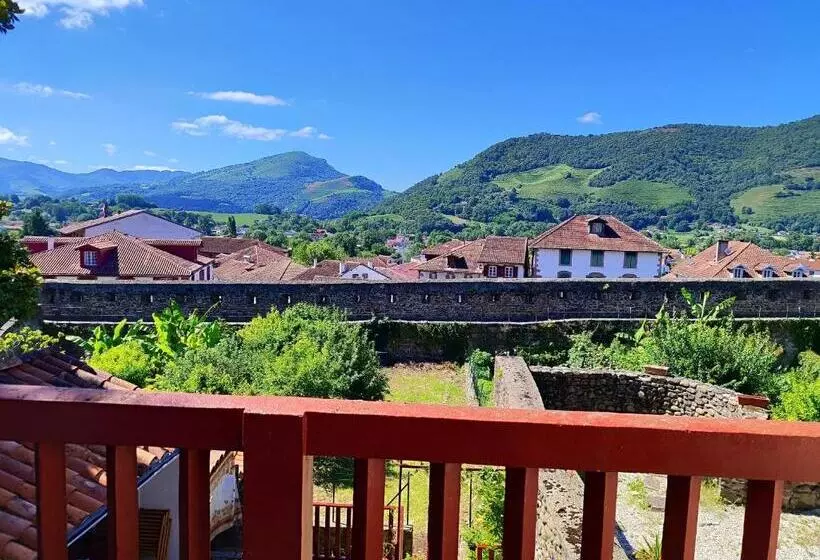 L Auberge Du Pèlerin   St Jean Pied De Port