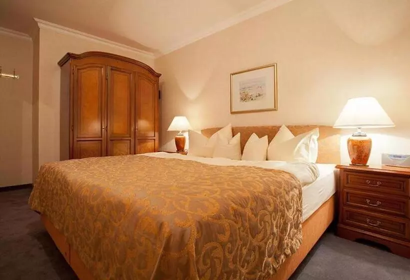 Hotelli Am Rehberg Garni