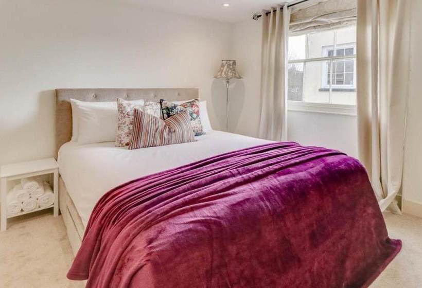 פנסיון St Alphege Fmp