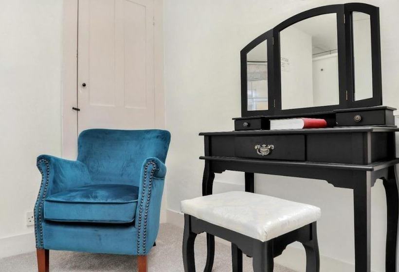 פנסיון St Alphege Fmp