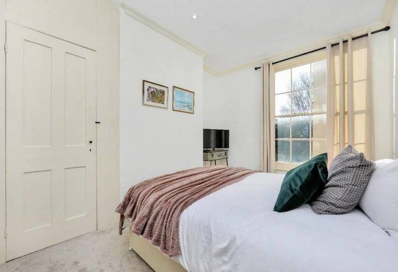 פנסיון St Alphege Fmp