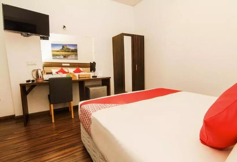 ホテル Clove Transit