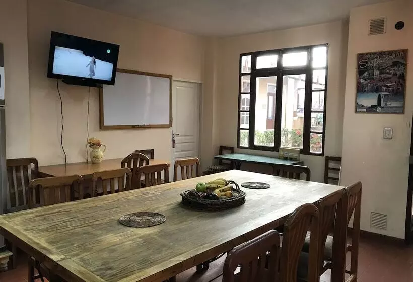 هاستل Cittadella Hostal