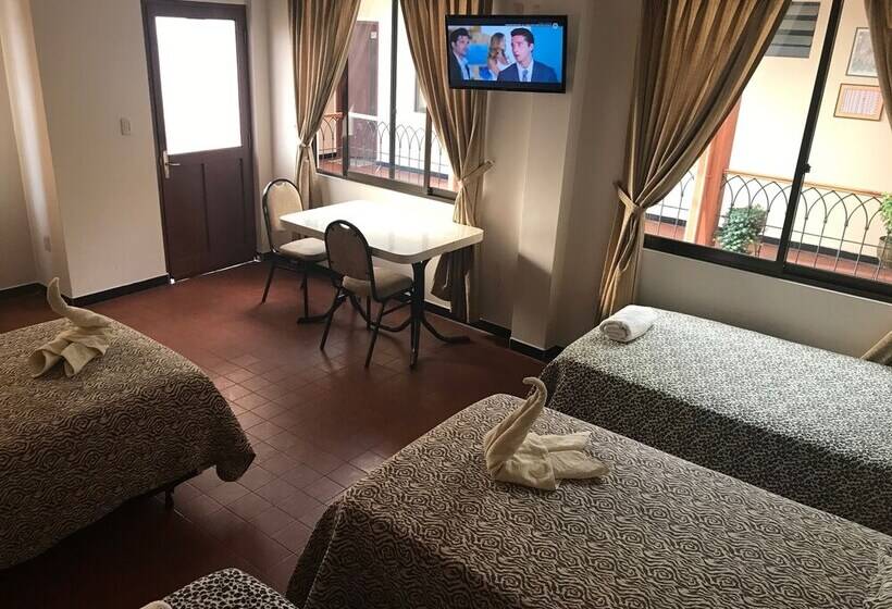 هاستل Cittadella Hostal