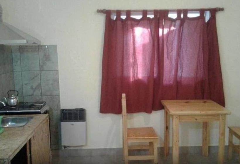 ユースホステル Hospedaje Los Quebrachos