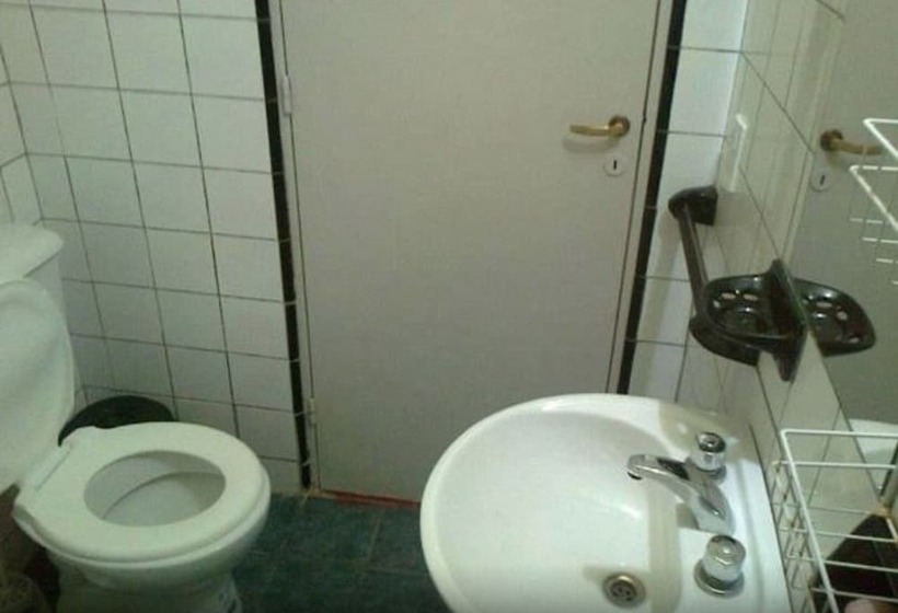 ユースホステル Hospedaje Los Quebrachos