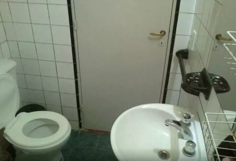 ユースホステル Hospedaje Los Quebrachos