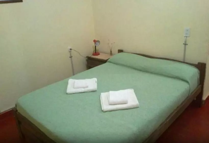 ユースホステル Hospedaje Los Quebrachos