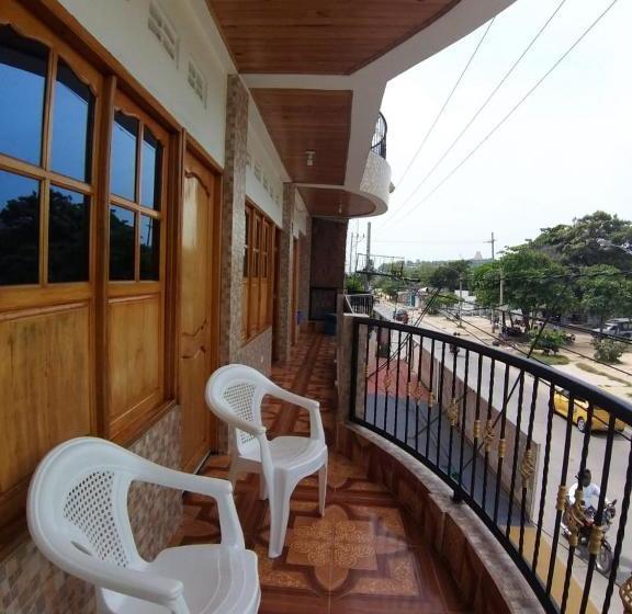 هاستل Hostal Happy Day