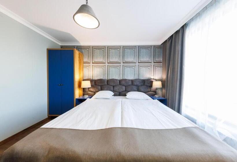 Avenue Hotel   Free Parking