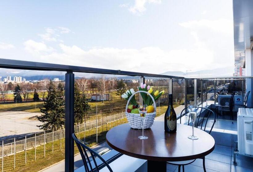 Avenue Hotel   Free Parking