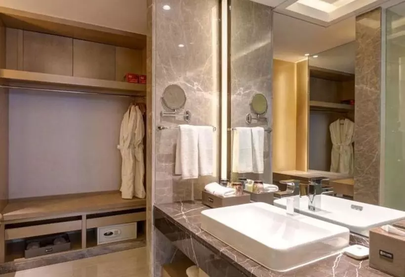 Li Cai Tian Qi Hotel Xianyang