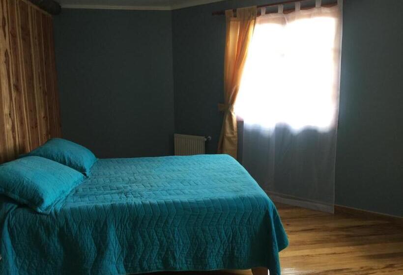 هتل Parque La Pajarera