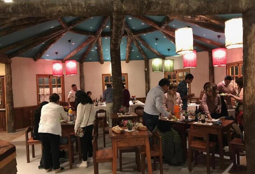 هتل Parque La Pajarera