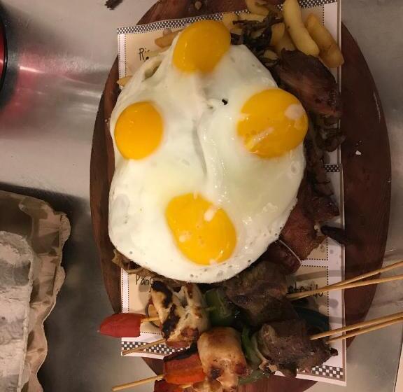 هتل Parque La Pajarera