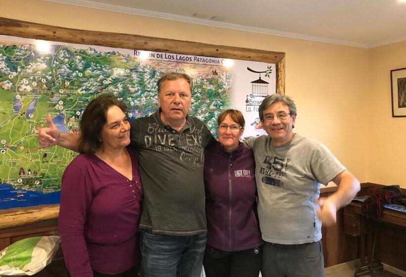 هتل Parque La Pajarera