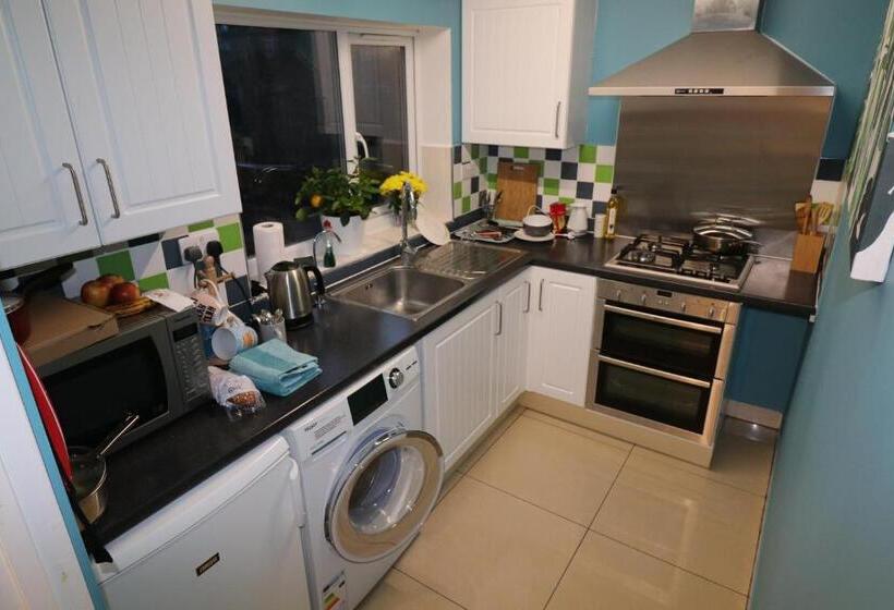 펜션 Riverside Rooms