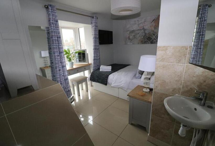 펜션 Riverside Rooms