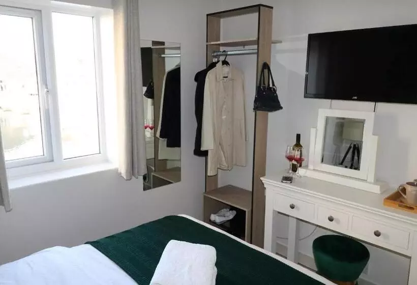 Pensió Riverside Rooms
