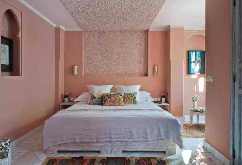 Riad Hel Lo