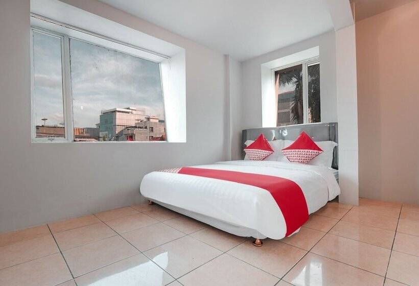 Hotel Oyo 208 G House