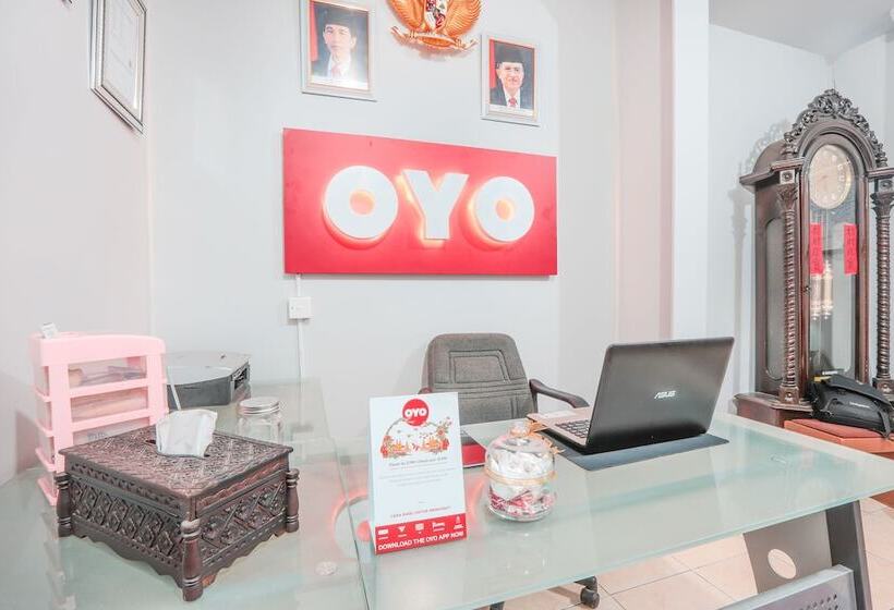 Hotel Oyo 208 G House