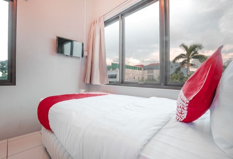 Hotel Oyo 208 G House