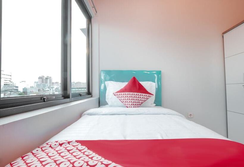 Hotel Oyo 208 G House