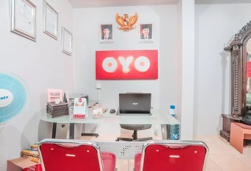 ホテル Oyo 208 G House